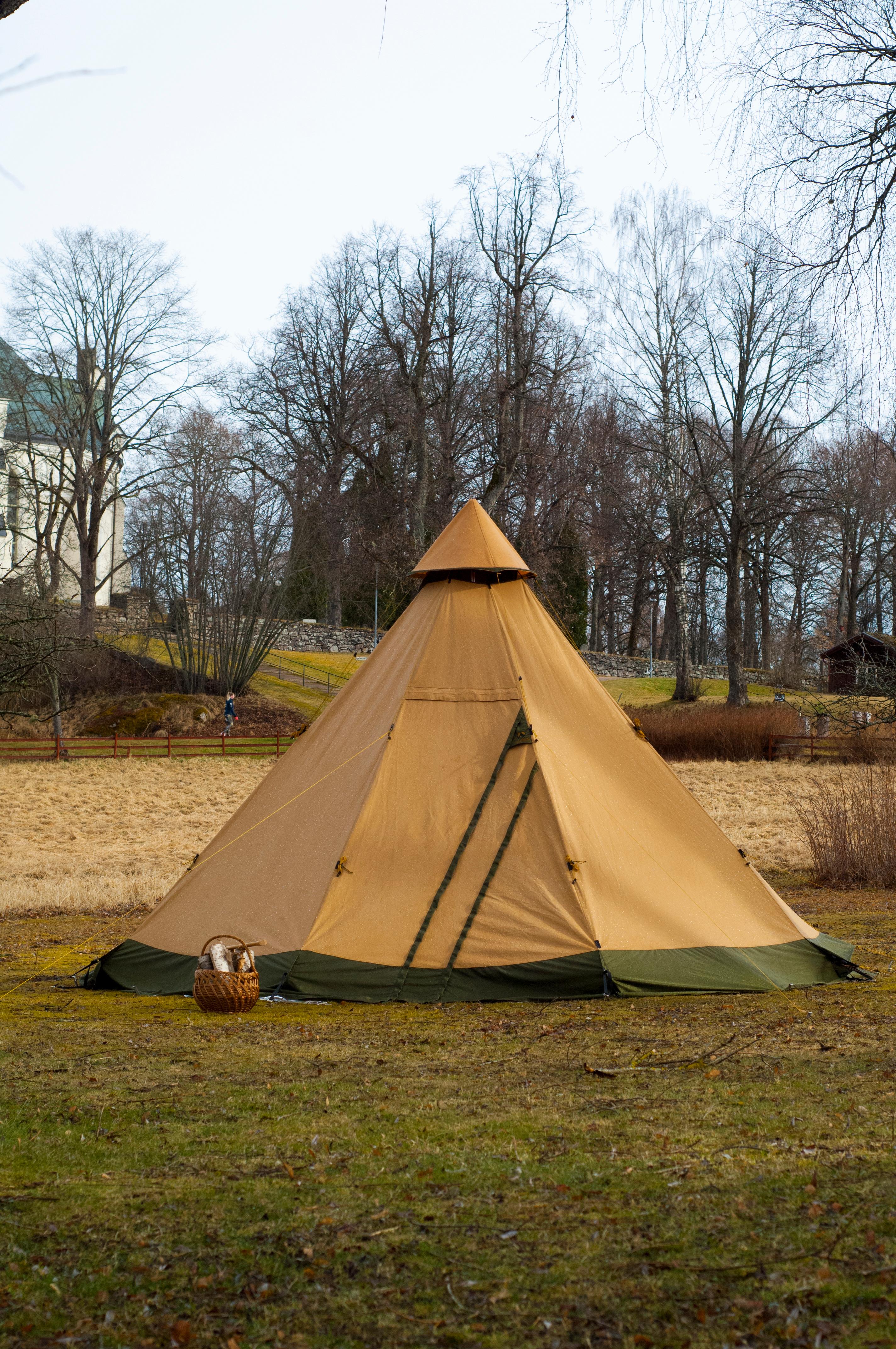 Rainhat tent